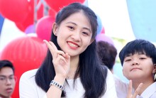 Ngắm nữ sinh Trường Chu Văn An duyên dáng, đẹp tinh khôi trong ngày bế giảng