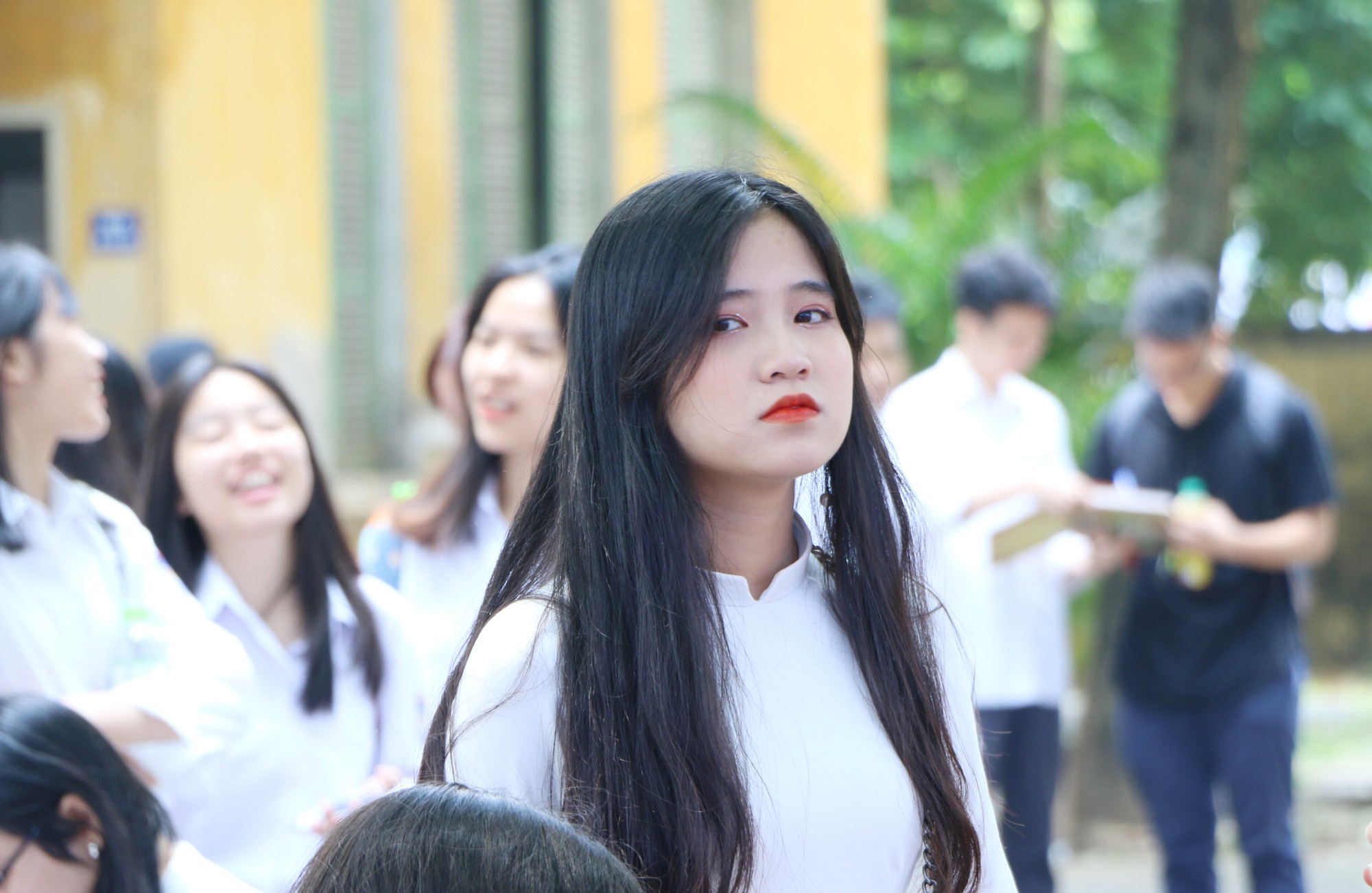Ngắm nữ sinh Trường Chu Văn An duyên dáng, đẹp tinh khôi trong ngày bế giảng - Ảnh 13. Ngắm nữ sinh Trường Chu Văn An duyên dáng, đẹp tinh khôi trong ngày bế giảng - Ảnh 13.