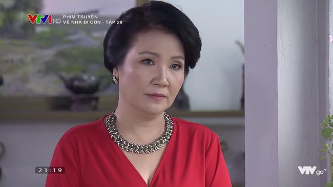 Về nhà đi con tập 28: Vũ thản nhiên ôm ấp gái lạ trong nhà, Huệ bị chồng tát và xỉ nhục vì em gái chửa hoang - Ảnh 12. Về nhà đi con tập 28: Vũ thản nhiên ôm ấp gái lạ trong nhà, Huệ bị chồng tát và xỉ nhục vì em gái chửa hoang - Ảnh 12.
