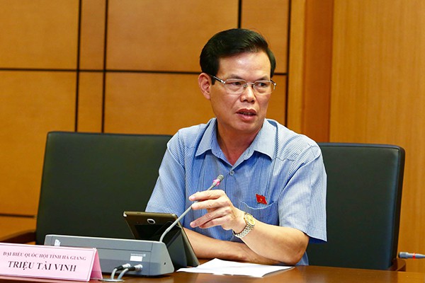 Ông Triệu Tài Vinh: Tôi vừa gọi điện yêu cầu kiểm điểm vụ gian lận thi cử - Ảnh 1. Ông Triệu Tài Vinh: Tôi vừa gọi điện yêu cầu kiểm điểm vụ gian lận thi cử - Ảnh 1.
