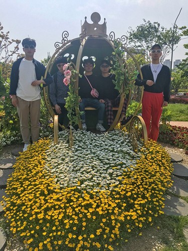 Bộ ảnh hội trai đẹp như tiên đồng hơn cả hội chị em ngọc nữ - Ảnh 10. Bộ ảnh hội trai đẹp như tiên đồng hơn cả hội chị em ngọc nữ - Ảnh 10.