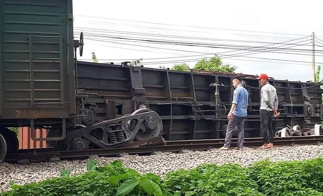 Hé lộ nguyên nhân vụ tai nạn đường sắt ở Nam Định - Ảnh 1. Hé lộ nguyên nhân vụ tai nạn đường sắt ở Nam Định - Ảnh 1.