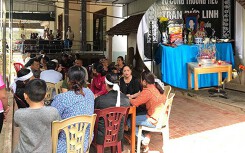 Nghẹn ngào tang lễ nạn nhân bị giấu xác trong thùng bê tông