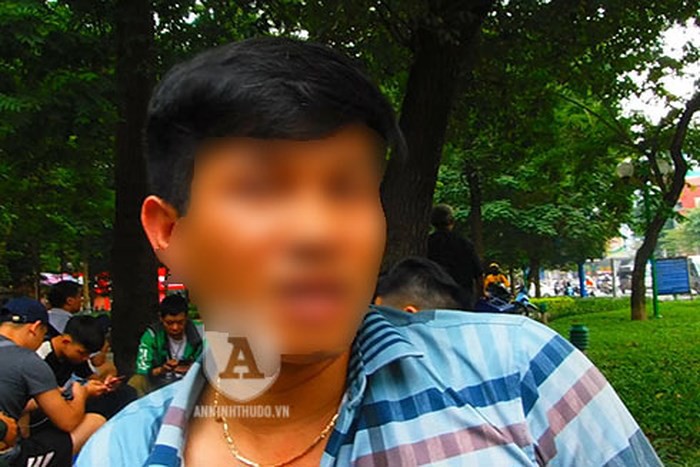 Điều khiển xe khách lên cầu vượt Thái Hà gây ách tắc giao thông, lái xe nói gì? - Ảnh 2.