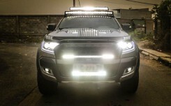 Bức xúc tài xế Việt bật pha chói mắt, gieo họa cho cộng đồng