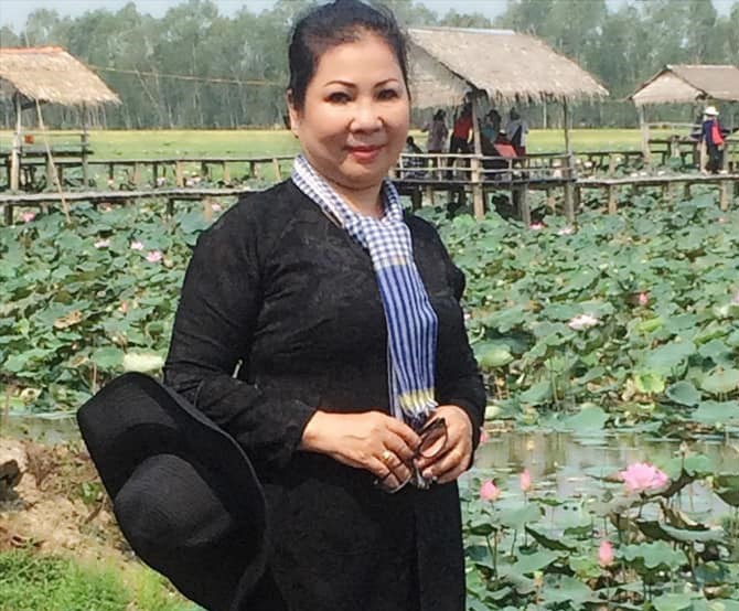 Đất dữ Sài Gòn: Anh công an ngồi đọc sách giữa đường để canh tội phạm - Ảnh 4. Đất dữ Sài Gòn: Anh công an ngồi đọc sách giữa đường để canh tội phạm - Ảnh 4.