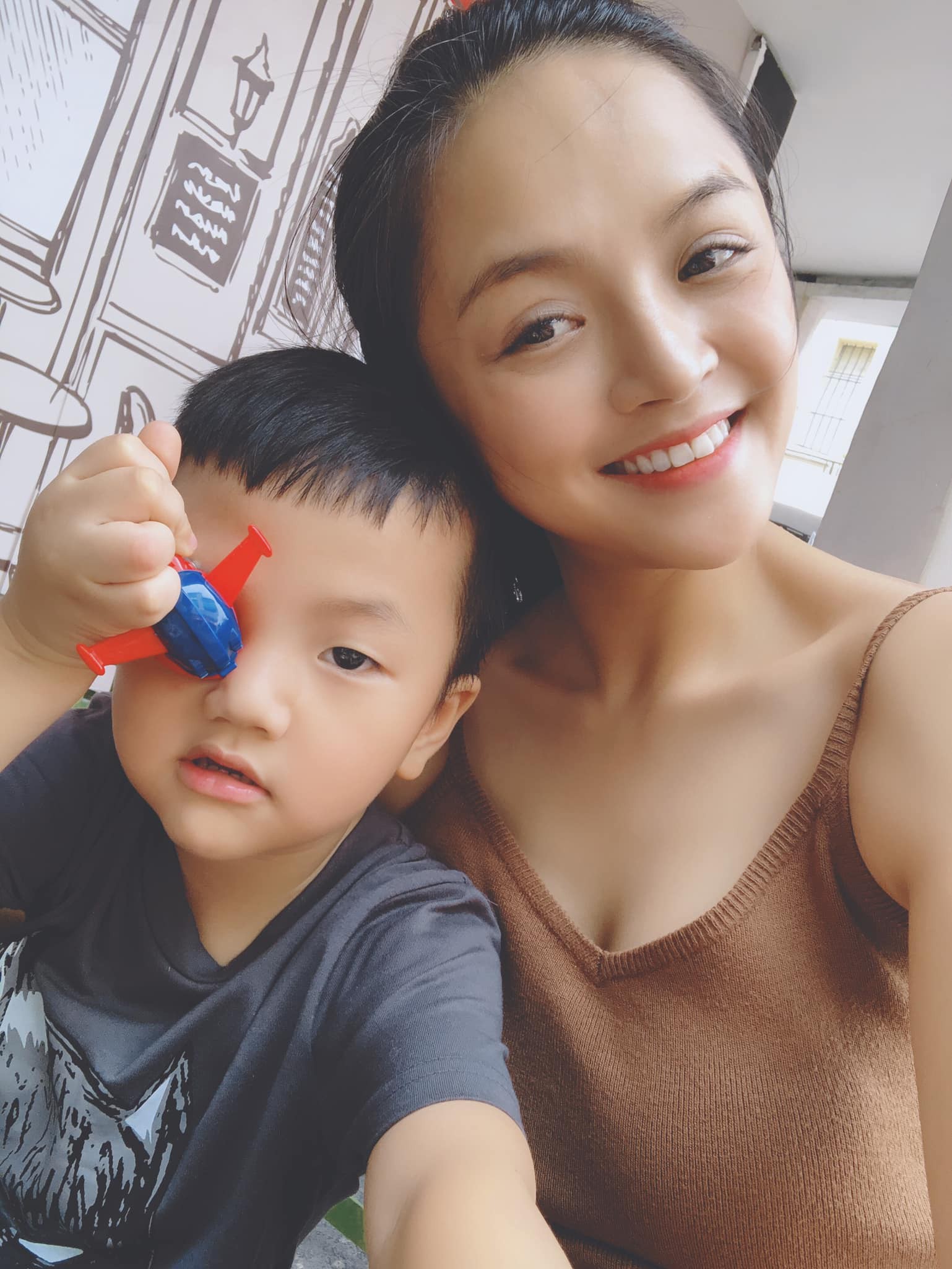 Ngắm nhan sắc đời thường của 3 diễn viên nữ chính phim Về nhà đi con - Ảnh 5. Ngắm nhan sắc đời thường của 3 diễn viên nữ chính phim Về nhà đi con - Ảnh 5.