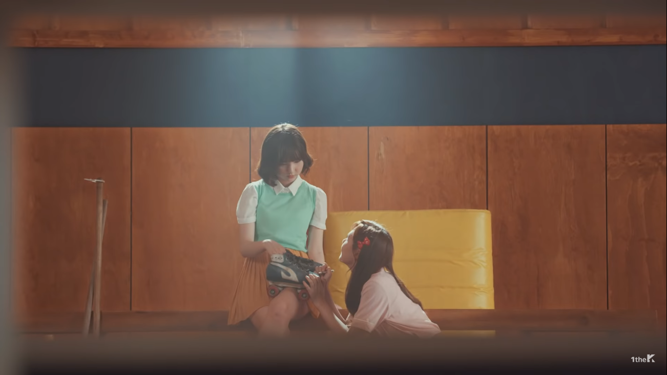 Điểm mặt những MV Kpop với chủ đề LGBT có thể bạn chưa biết (P.2) - Ảnh 9. Điểm mặt những MV Kpop với chủ đề LGBT có thể bạn chưa biết (P.2) - Ảnh 9.