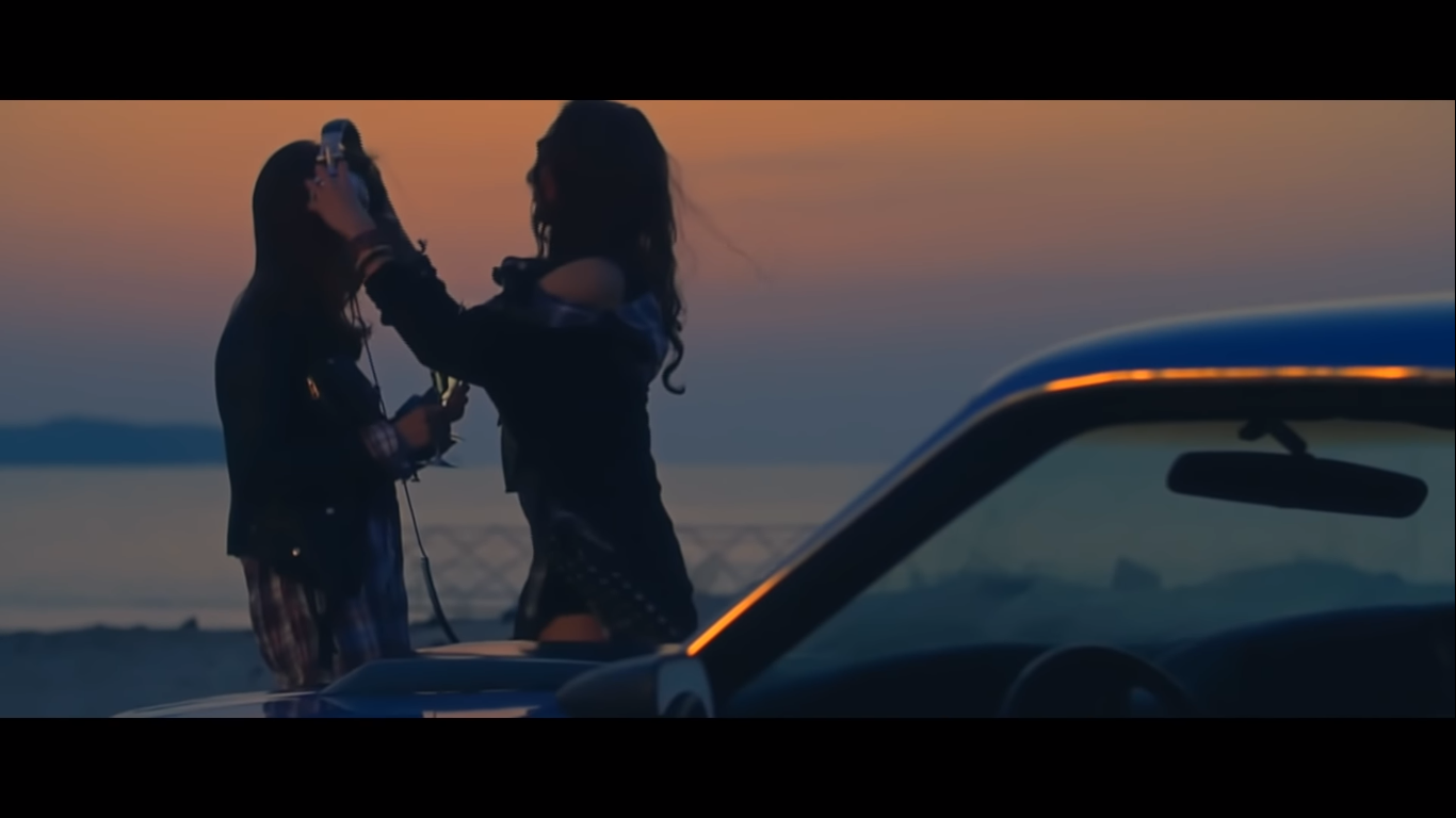 Điểm mặt những MV Kpop với chủ đề LGBT có thể bạn chưa biết (P.2) - Ảnh 15. Điểm mặt những MV Kpop với chủ đề LGBT có thể bạn chưa biết (P.2) - Ảnh 15.