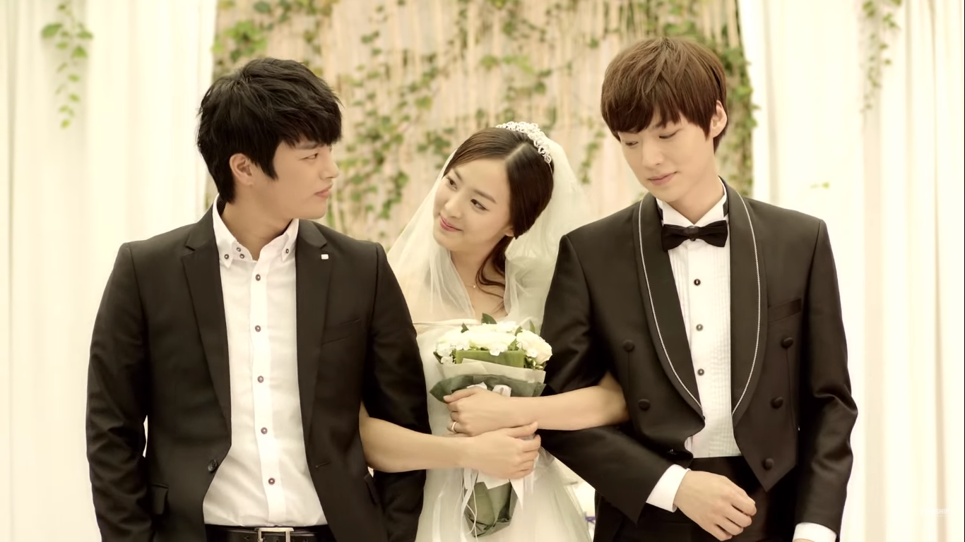 Điểm mặt những MV Kpop với chủ đề LGBT có thể bạn chưa biết (P.2) - Ảnh 17. Điểm mặt những MV Kpop với chủ đề LGBT có thể bạn chưa biết (P.2) - Ảnh 17.