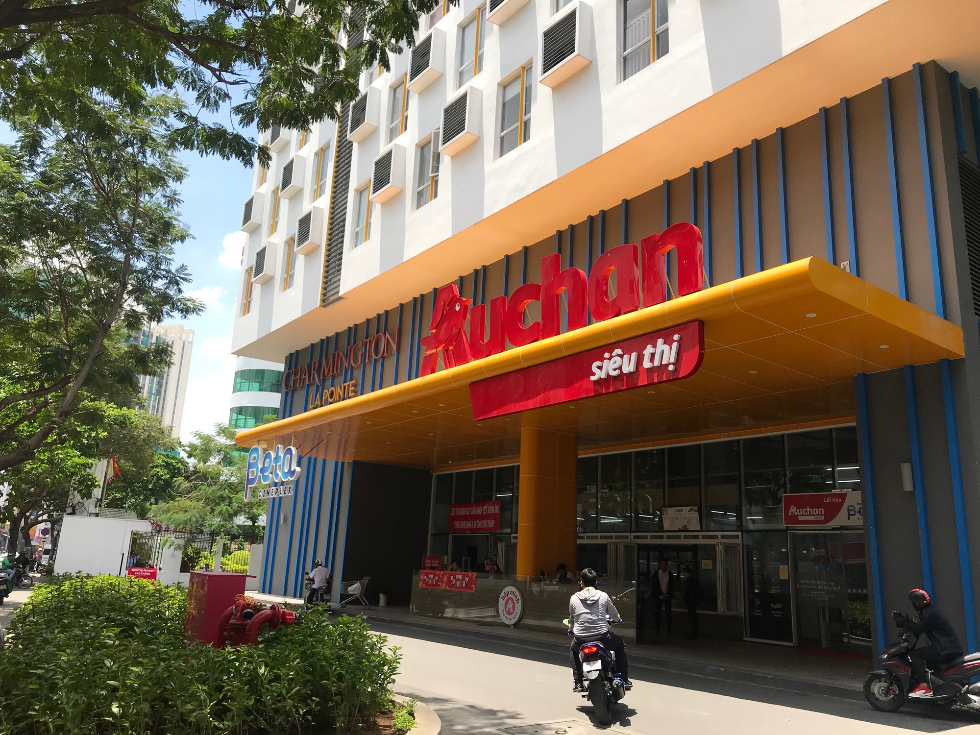 Cùng Auchan, những đại gia ngoại nào từng tháo chạy khỏi thị trường bán lẻ Việt Nam? - Ảnh 1. Cùng Auchan, những đại gia ngoại nào từng tháo chạy khỏi thị trường bán lẻ Việt Nam? - Ảnh 1.