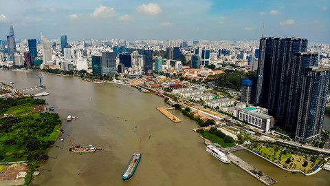 Cận cảnh cầu tàu Ba Son hơn 130 năm tuổi sập xuống sông Sài Gòn - Ảnh 1. Cận cảnh cầu tàu Ba Son hơn 130 năm tuổi sập xuống sông Sài Gòn - Ảnh 1.