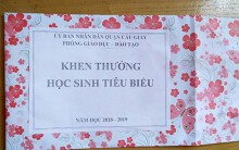 Phòng GD-ĐT Cầu Giấy làm mất ý nghĩa của việc khen thưởng?