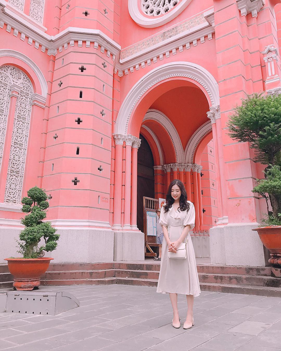 Vẻ đẹp của nhà thờ màu hồng nằm giữa lòng Sài Gòn khiến du khách mê mẩn - Ảnh 10. Vẻ đẹp của nhà thờ màu hồng nằm giữa lòng Sài Gòn khiến du khách mê mẩn - Ảnh 10.