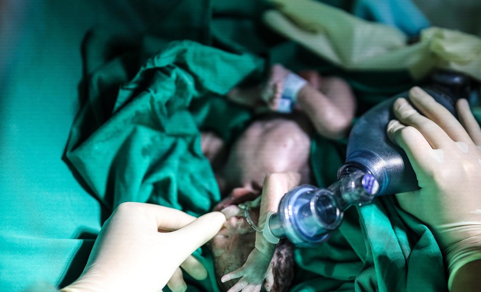 Tin mới nhất về mẹ con sản phụ ung thư giai đoạn cuối: Giây phút nhiệm màu khi cha gặp con - Ảnh 2. Tin mới nhất về mẹ con sản phụ ung thư giai đoạn cuối: Giây phút nhiệm màu khi cha gặp con - Ảnh 2.
