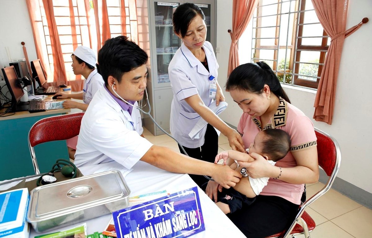 Sử dụng đồng thời 2 loại vắcxin 5 trong 1 trong tiêm chủng mở rộng - Ảnh 1. Sử dụng đồng thời 2 loại vắcxin 5 trong 1 trong tiêm chủng mở rộng - Ảnh 1.