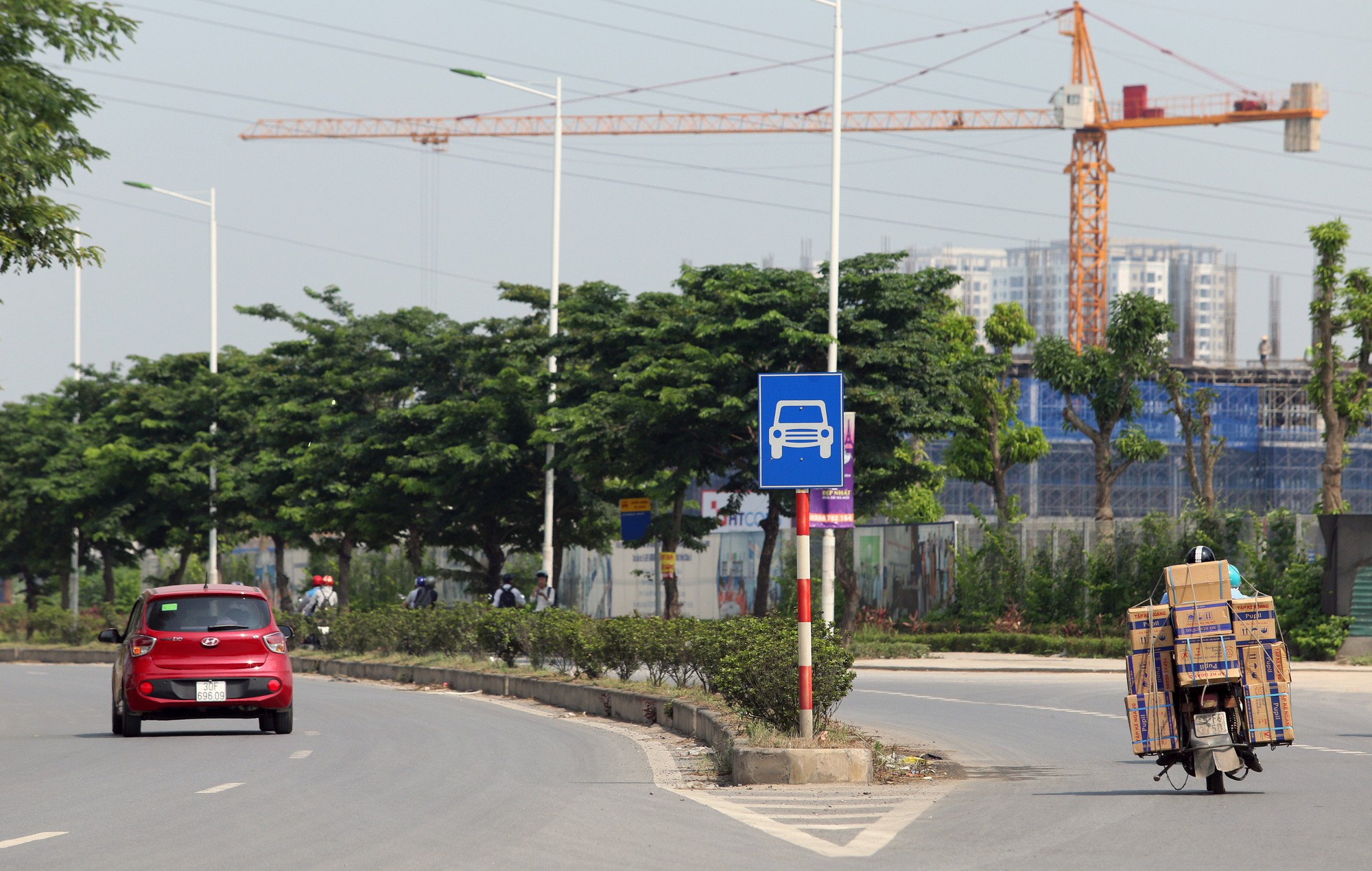 Cận cảnh dự án đường BT đầy sai phạm của Tasco ở Hà Nội - Ảnh 7. Cận cảnh dự án đường BT đầy sai phạm của Tasco ở Hà Nội - Ảnh 7.