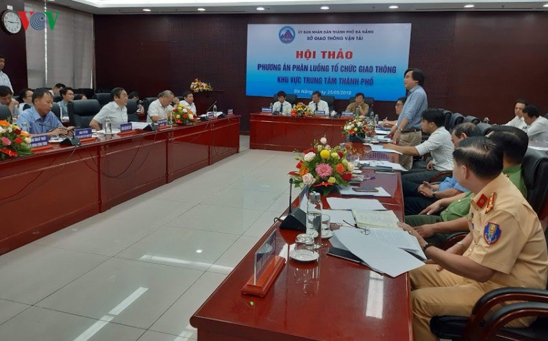 Đà Nẵng tiếp tục phân làn một chiều nhiều tuyến đường để giảm ùn tắc - Ảnh 1. Đà Nẵng tiếp tục phân làn một chiều nhiều tuyến đường để giảm ùn tắc - Ảnh 1.