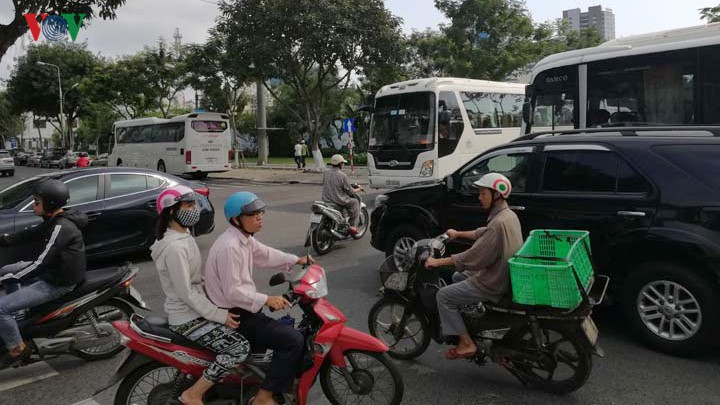 Đà Nẵng tiếp tục phân làn một chiều nhiều tuyến đường để giảm ùn tắc - Ảnh 2. Đà Nẵng tiếp tục phân làn một chiều nhiều tuyến đường để giảm ùn tắc - Ảnh 2.