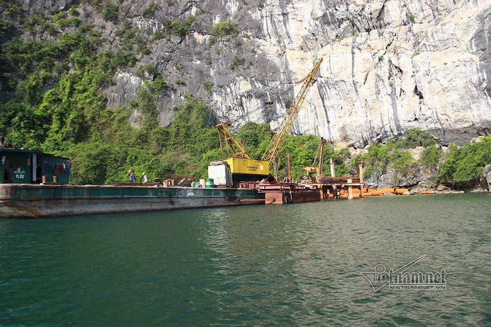 Bến tàu động Mê Cung và hang Tiên Ông chình ình ở vịnh Hạ Long - Ảnh 5. Bến tàu động Mê Cung và hang Tiên Ông chình ình ở vịnh Hạ Long - Ảnh 5.