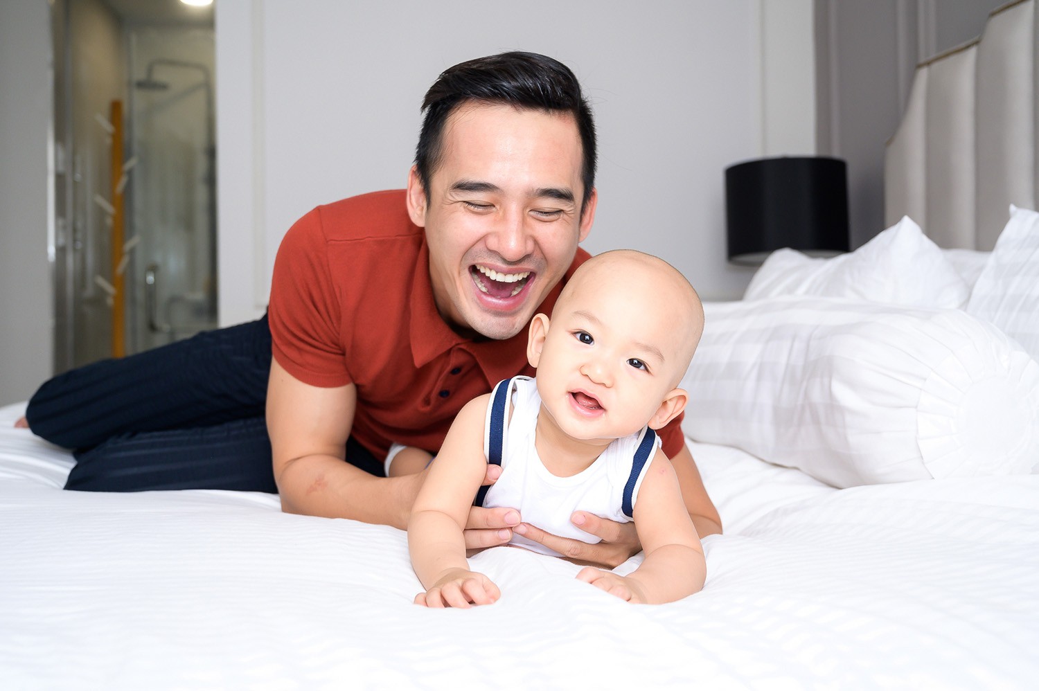 Một ngày vắng vợ của ông bố quốc dân Lương Thế Thành: Vừa chăm con giỏi, vừa đảm đang việc nhà - Ảnh 1. Một ngày vắng vợ của ông bố quốc dân Lương Thế Thành: Vừa chăm con giỏi, vừa đảm đang việc nhà - Ảnh 1.
