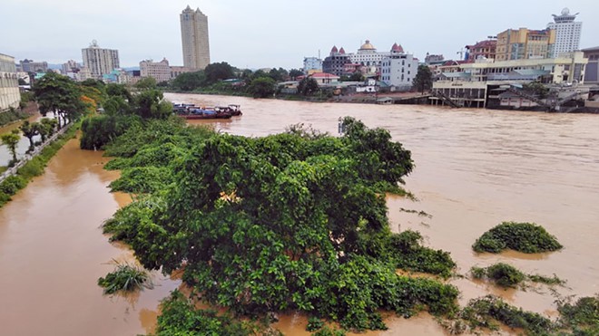 Thành phố vùng biên Móng Cái ngập nặng, 1 người mất tích - Ảnh 1.