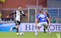 'Lão bà' phơi áo trước Sampdoria trong trận đấu cuối cùng của Max Allegri tại Juventus