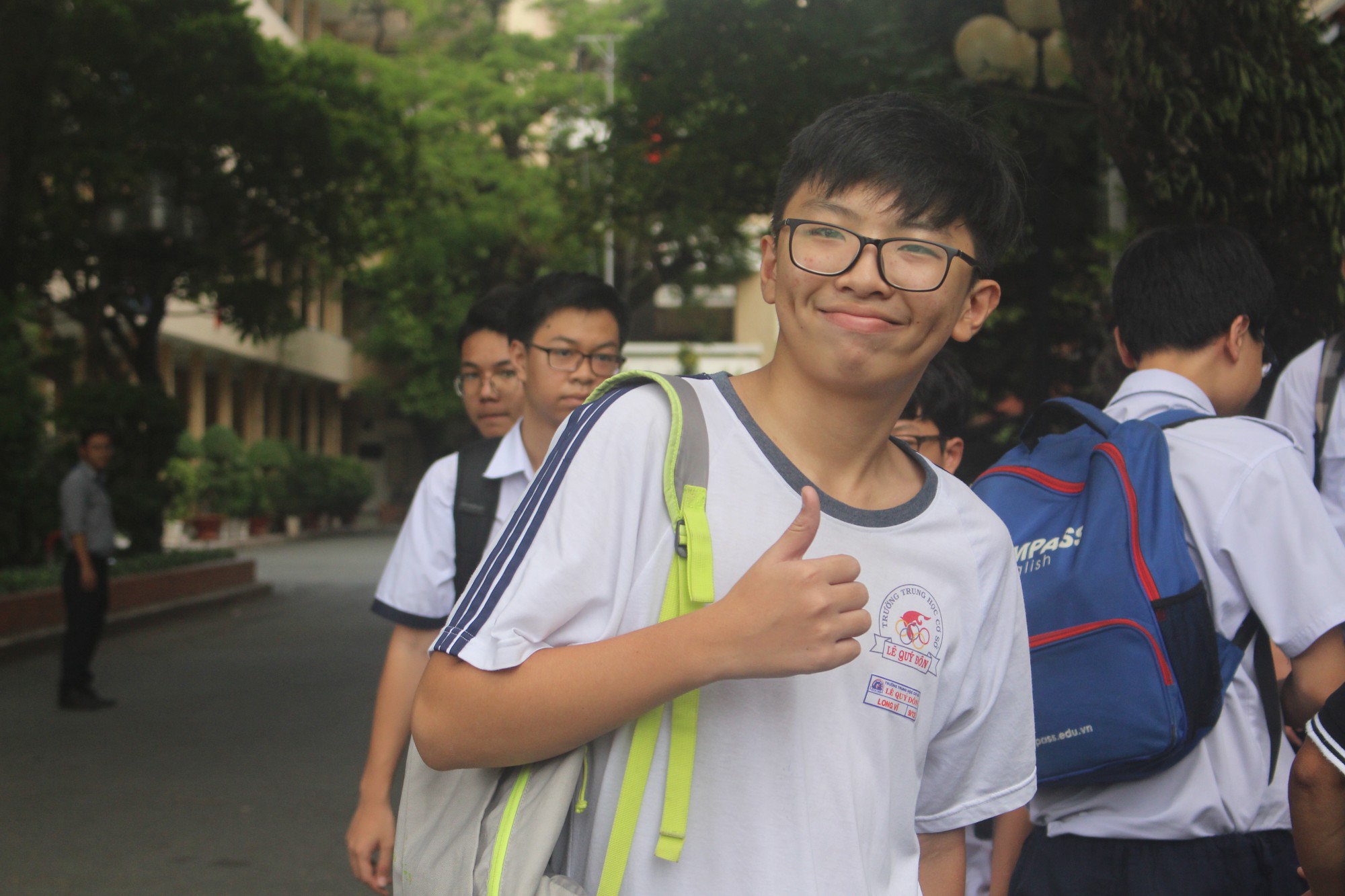 Khá Bảnh, phản cảm ở đám tang Anh Vũ được thí sinh đưa vào bài giải đề thi vào lớp 10 môn Ngữ văn Trường Phổ thông Năng khiếu - Ảnh 3. Khá Bảnh, phản cảm ở đám tang Anh Vũ được thí sinh đưa vào bài giải đề thi vào lớp 10 môn Ngữ văn Trường Phổ thông Năng khiếu - Ảnh 3.
