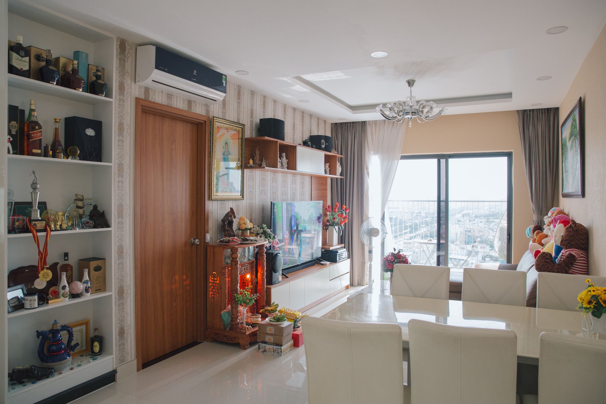 Diễn viên Minh Luân tự hào khoe căn hộ rộng 100 m2 sau 10 năm lập nghiệp ở TP HCM - Ảnh 2. Diễn viên Minh Luân tự hào khoe căn hộ rộng 100 m2 sau 10 năm lập nghiệp ở TP HCM - Ảnh 2.