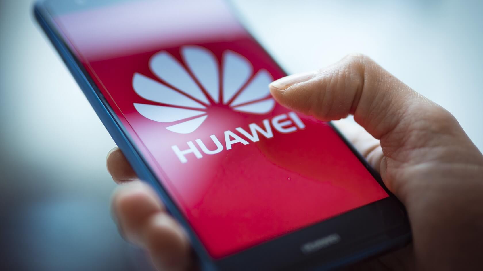 Quay lưng lại với Huawei, người dùng chuyển mối quan tâm sang Samsung và Xiaomi - Ảnh 1. Quay lưng lại với Huawei, người dùng chuyển mối quan tâm sang Samsung và Xiaomi - Ảnh 1.