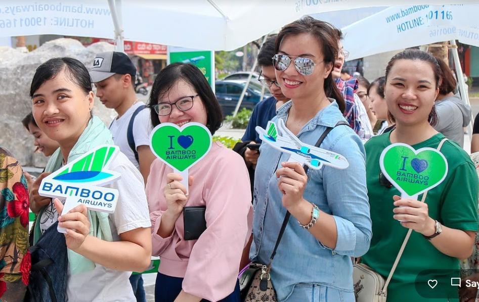 Hàng nghìn người săn vé máy bay ưu đãi tại Bamboo Airways Tower 265 Cầu Giấy - Ảnh 7. Hàng nghìn người săn vé máy bay ưu đãi tại Bamboo Airways Tower 265 Cầu Giấy - Ảnh 7.