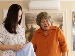 NSƯT Minh Vượng: 'Mỗi ngày tôi phải tự tiêm 4 mũi để đủ sức khỏe đóng phim'