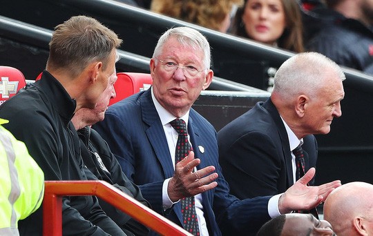 Ferguson tái xuất, Man United đè bẹp Bayern Munich ở Old Trafford - Ảnh 3.