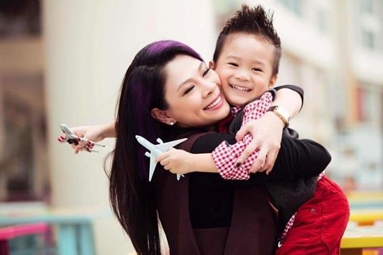 Những con nuôi có cơ hội thừa kế tài sản kếch xù của người nổi tiếng - Ảnh 9. Những con nuôi có cơ hội thừa kế tài sản kếch xù của người nổi tiếng - Ảnh 9.