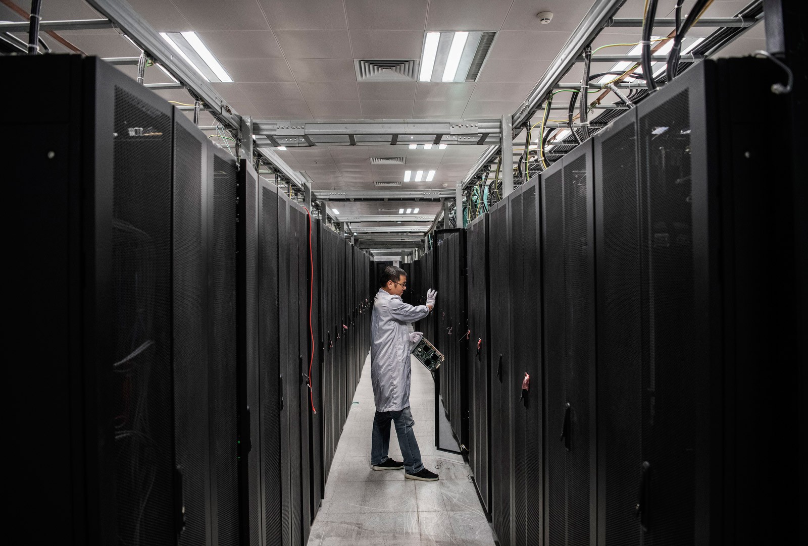 Bên trong Huawei: Đế chế công nghệ bí ẩn của thế giới nhưng là niềm mơ ước của người lao động Trung Quốc - Ảnh 7. Bên trong Huawei: Đế chế công nghệ bí ẩn của thế giới nhưng là niềm mơ ước của người lao động Trung Quốc - Ảnh 7.