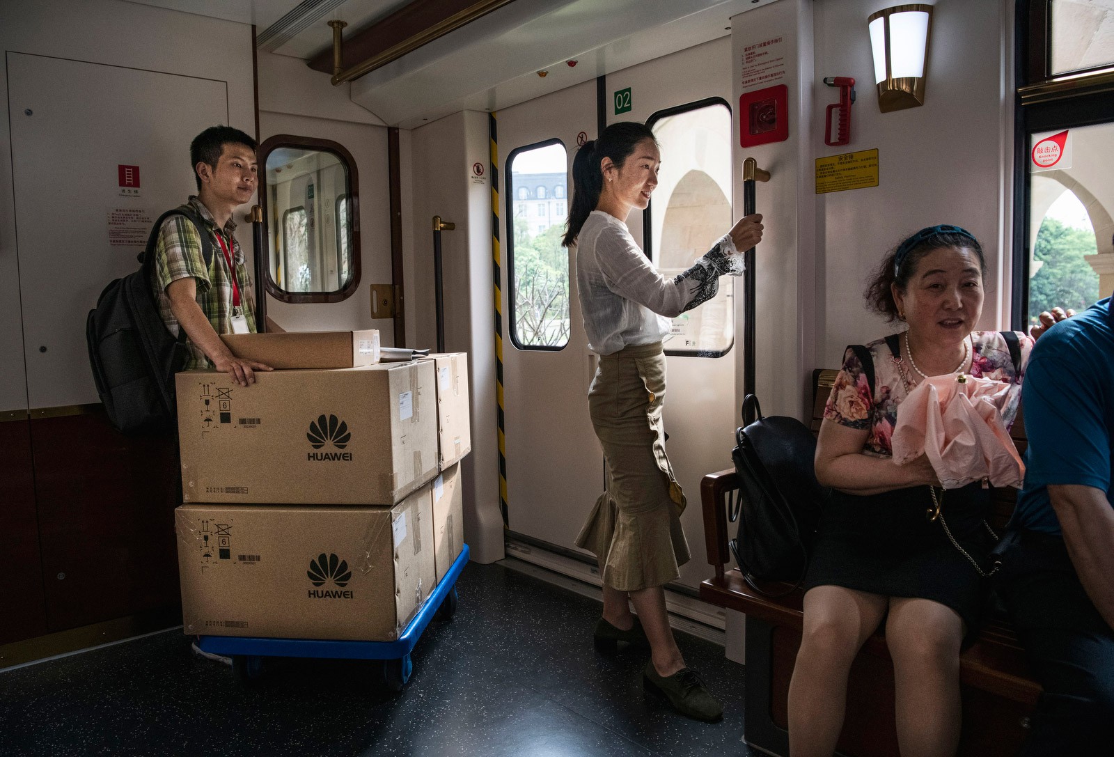 Bên trong Huawei: Đế chế công nghệ bí ẩn của thế giới nhưng là niềm mơ ước của người lao động Trung Quốc - Ảnh 14. Bên trong Huawei: Đế chế công nghệ bí ẩn của thế giới nhưng là niềm mơ ước của người lao động Trung Quốc - Ảnh 14.