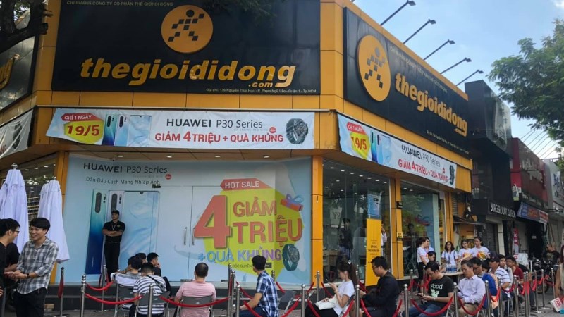 Thế Giới Di Động, FPT, Digiworld sẽ bị ảnh hưởng thế nào trong cuộc khủng hoảng Huawei? - Ảnh 1. Thế Giới Di Động, FPT, Digiworld sẽ bị ảnh hưởng thế nào trong cuộc khủng hoảng Huawei? - Ảnh 1.