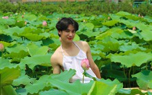 Mỹ nam mặc áo yếm bên hồ sen chính thức lên tiếng về bộ ảnh gây tranh cãi trên mạng xã hội