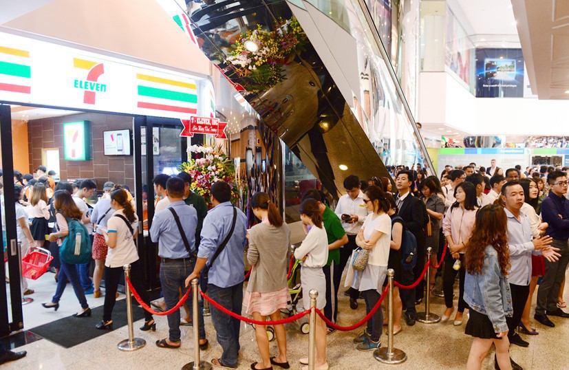 Tan giấc mộng mở nghìn cửa hàng tại Việt Nam, hai đại gia ngoại 7-Eleven, GS25 bán cơm trưa, bánh tráng trộn, hột vịt lộn - Ảnh 1. Tan giấc mộng mở nghìn cửa hàng tại Việt Nam, hai đại gia ngoại 7-Eleven, GS25 bán cơm trưa, bánh tráng trộn, hột vịt lộn - Ảnh 1.