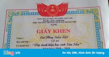 Trẻ mầm non được trao giấy khen học sinh tiên tiến, xuất sắc