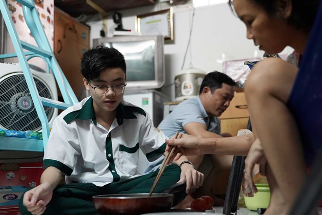 Cậu bé Giọng hát Việt nhí ước mơ dùng giọng hát kiếm tiền thay thận cho mẹ - Ảnh 3. Cậu bé Giọng hát Việt nhí ước mơ dùng giọng hát kiếm tiền thay thận cho mẹ - Ảnh 3.