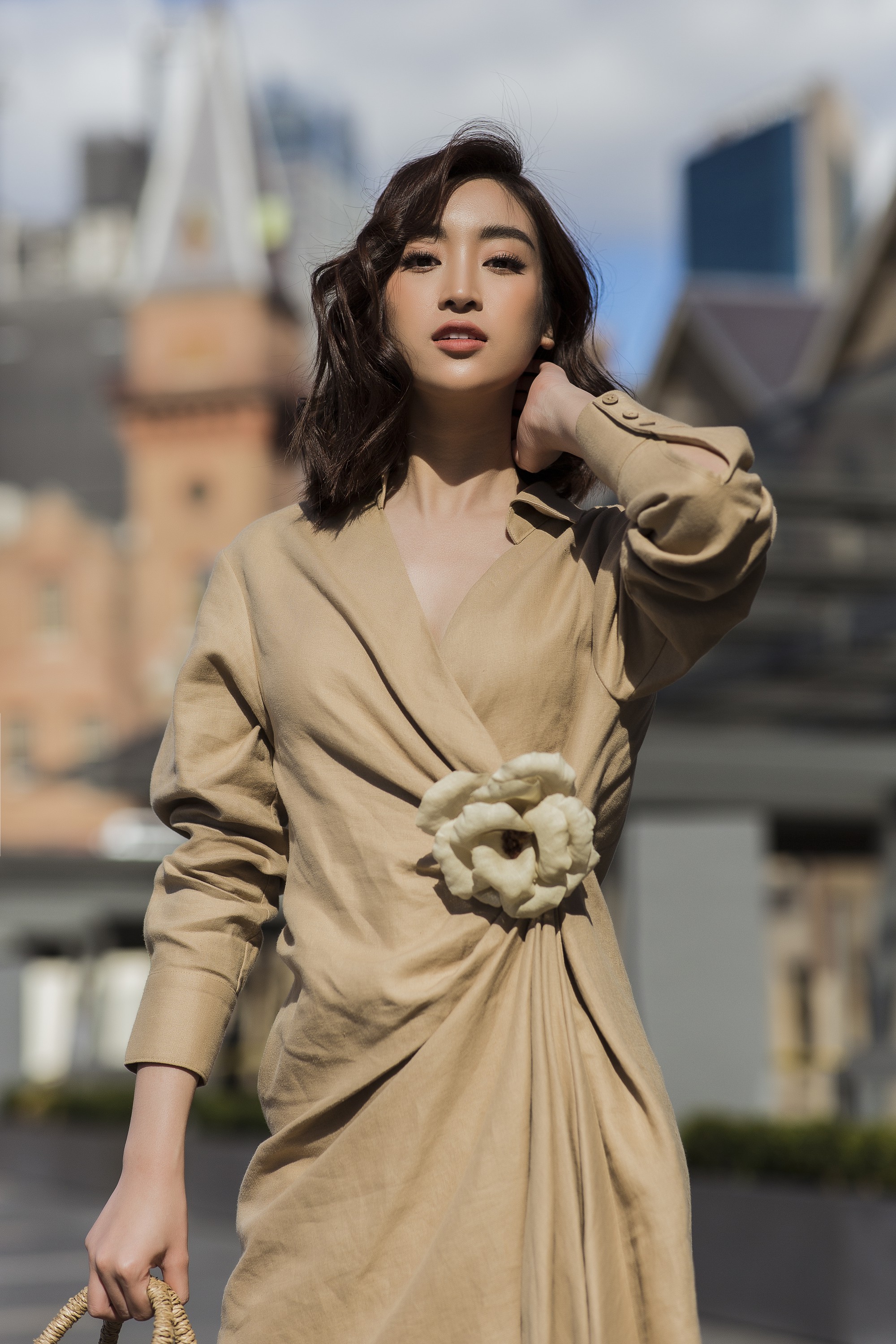 Đỗ Mỹ Linh - Tiểu Vy đẹp ngẩn ngơ giữa mùa thu Sydney - Ảnh 8. Đỗ Mỹ Linh - Tiểu Vy đẹp ngẩn ngơ giữa mùa thu Sydney - Ảnh 8.