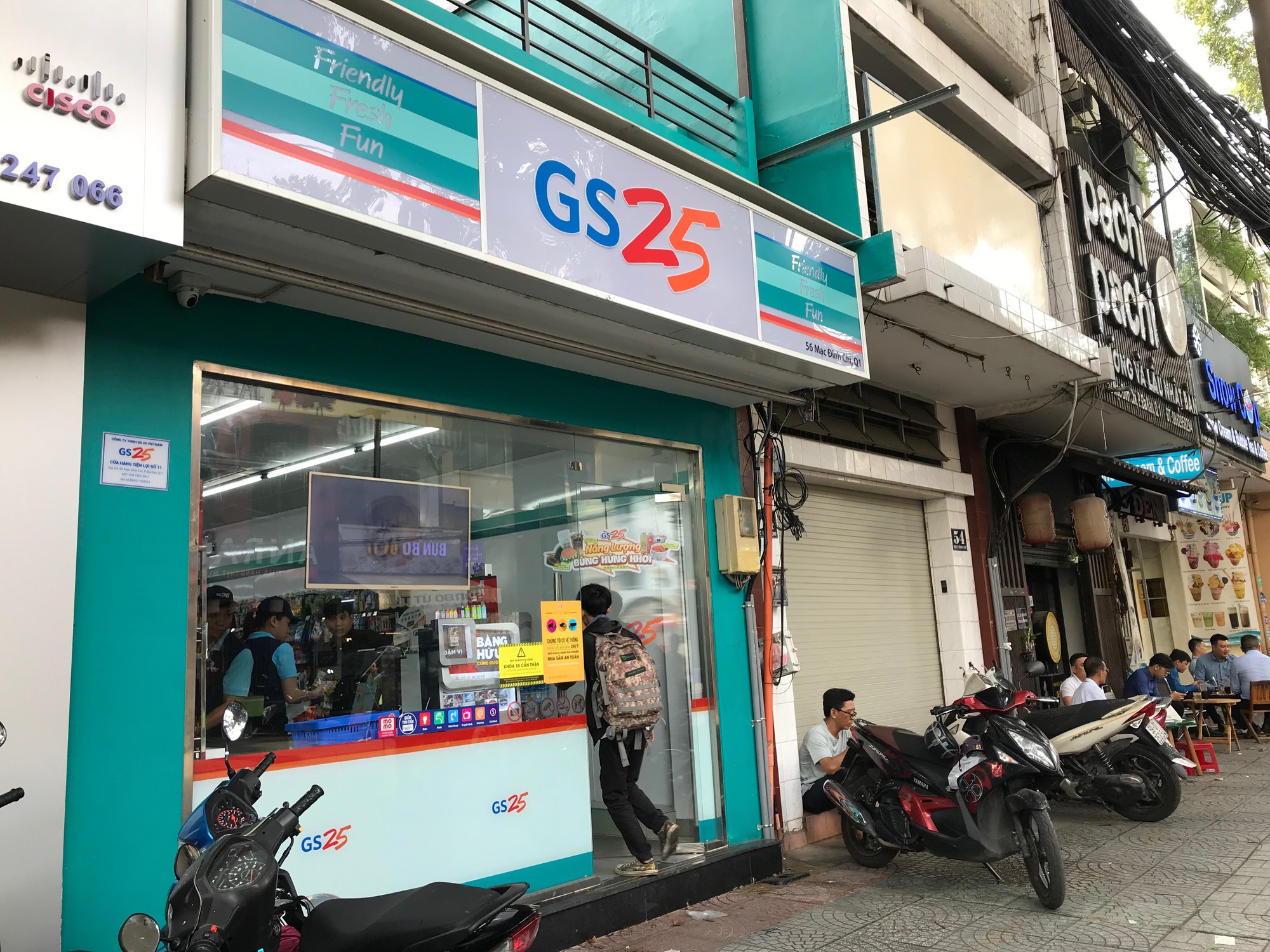 Tan giấc mộng mở nghìn cửa hàng tại Việt Nam, hai đại gia ngoại 7-Eleven, GS25 bán cơm trưa, bánh tráng trộn, hột vịt lộn - Ảnh 3.