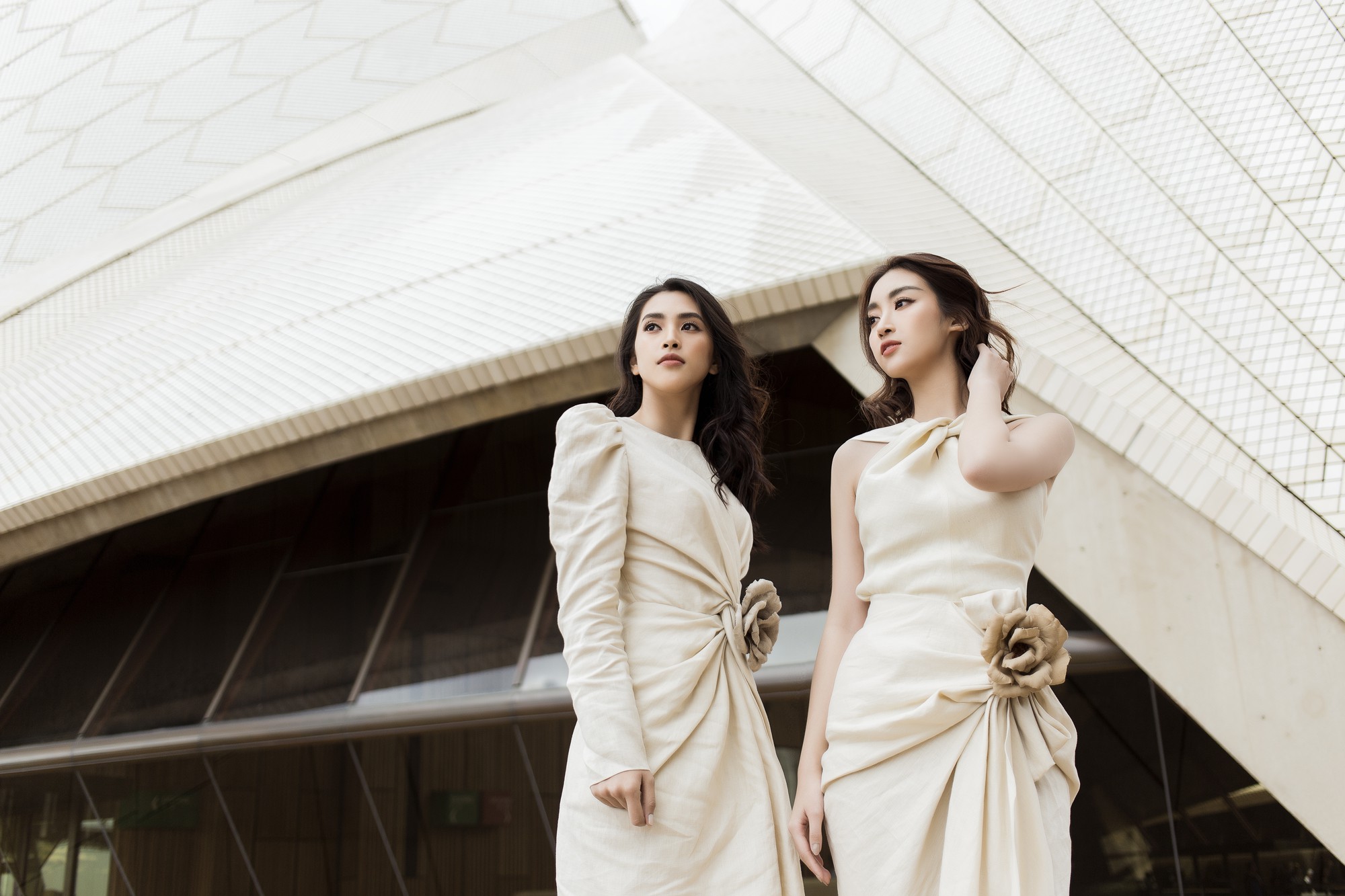 Đỗ Mỹ Linh - Tiểu Vy đẹp ngẩn ngơ giữa mùa thu Sydney - Ảnh 7. Đỗ Mỹ Linh - Tiểu Vy đẹp ngẩn ngơ giữa mùa thu Sydney - Ảnh 7.