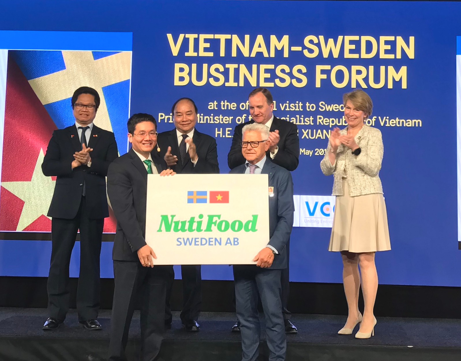 Nhà máy sữa 20 triệu USD của NutiFood tại Thụy Điển chính thức sản xuất, bán sữa cho thị trường châu Âu, châu Á - Ảnh 1. Nhà máy sữa 20 triệu USD của NutiFood tại Thụy Điển chính thức sản xuất, bán sữa cho thị trường châu Âu, châu Á - Ảnh 1.