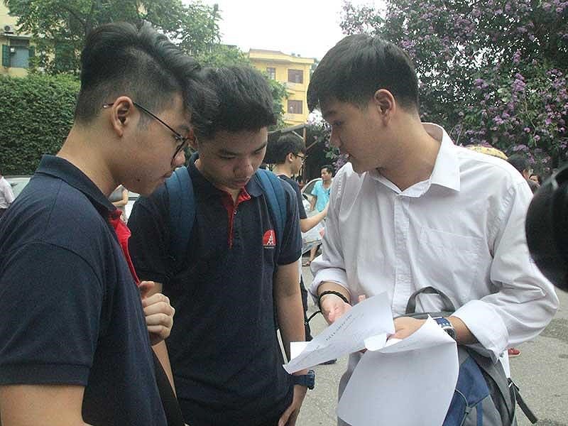 10 ngày chạy sô thi 3 trường chuyên - Ảnh 1. 10 ngày chạy sô thi 3 trường chuyên - Ảnh 1.
