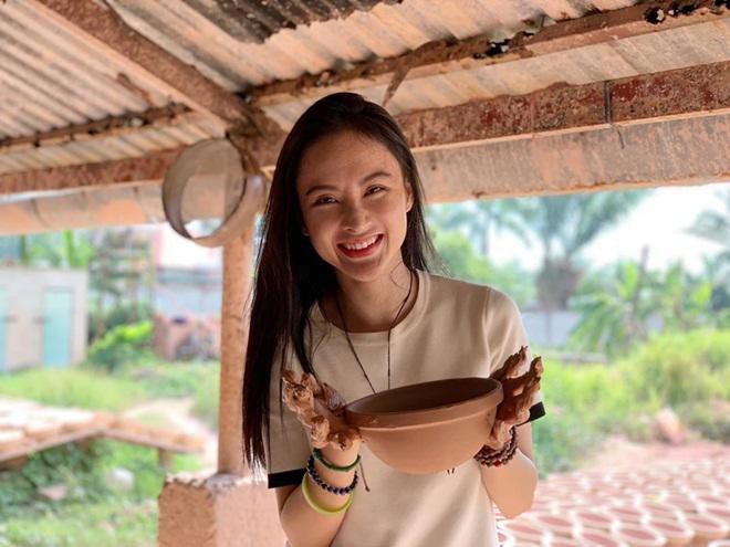 Sao Việt hôm nay (28/5): Đàm Thu Trang bị nghi đang mang bầu, lộ thiệp cưới của Dương Khắc Linh và Sara Lưu - Ảnh 7. Sao Việt hôm nay (28/5): Đàm Thu Trang bị nghi đang mang bầu, lộ thiệp cưới của Dương Khắc Linh và Sara Lưu - Ảnh 7.