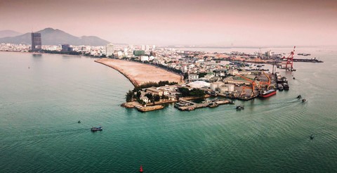 Cận cảnh cảng Quy Nhơn bị bán cổ phần với giá rẻ như cho - Ảnh 8. Cận cảnh cảng Quy Nhơn bị bán cổ phần với giá rẻ như cho - Ảnh 8.