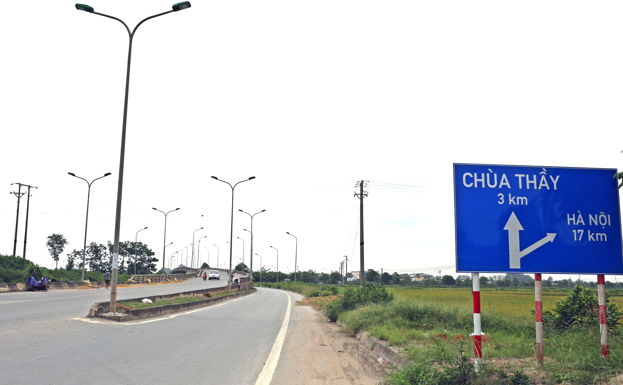 Vì hạt lúa vàng dân Hà Nội chẳng sợ xe ben - Ảnh 1.