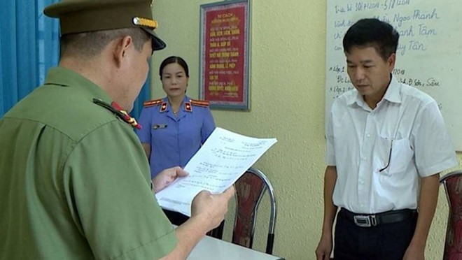 Gian lận điểm thi ở Sơn La: Ngoài vì tiền còn có động cơ nào khác? - Ảnh 1. Gian lận điểm thi ở Sơn La: Ngoài vì tiền còn có động cơ nào khác? - Ảnh 1.